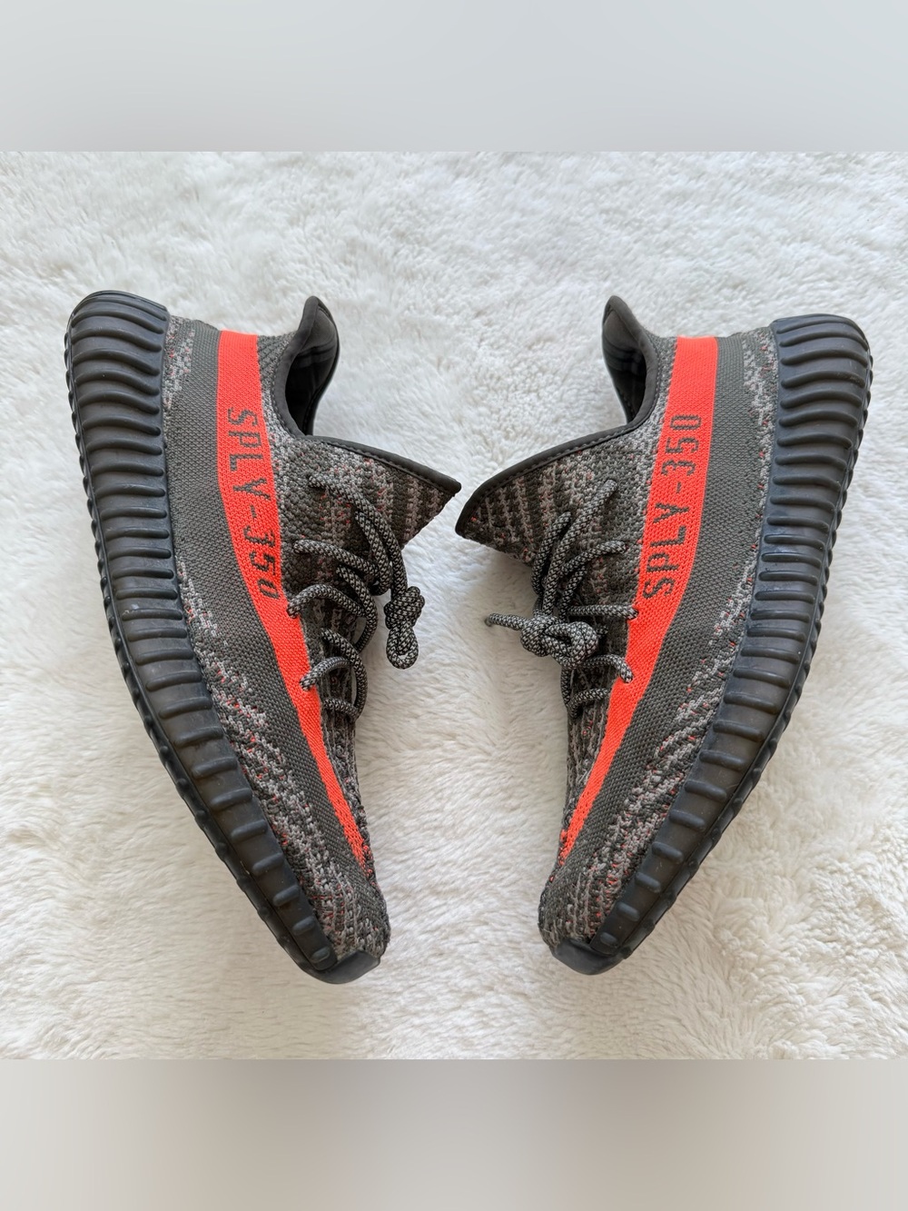 Adidas Yeezy Boost 350 V2 Carbon Beluga HQ7045 Running Shoes Men Size 11 US
